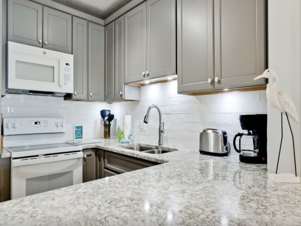 Holmes Beach 2 Bedroom Beach Front Vacation Rental Sleeps 4